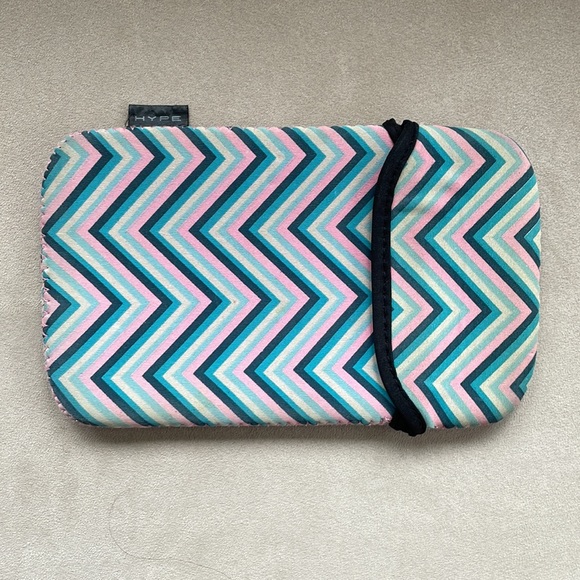 HYPE Tablet Case sleeve - 8” ⭐️ great condition! Multicolored - Picture 3 of 8